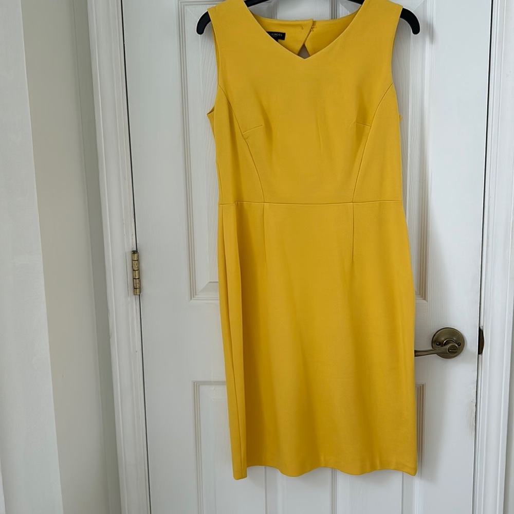Sleeveless shift dress